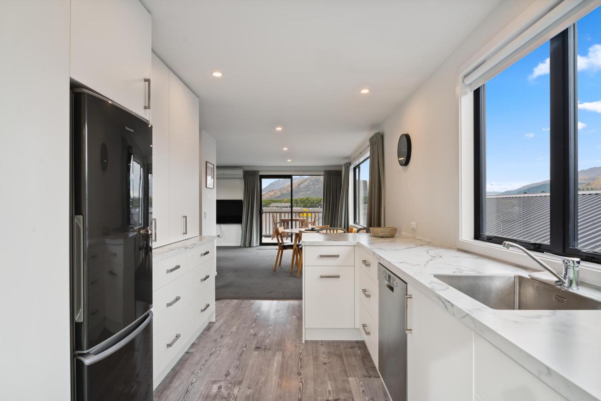 Modern Apartment With Coronet & Remarkables Views クイーンズタウン エクステリア 写真