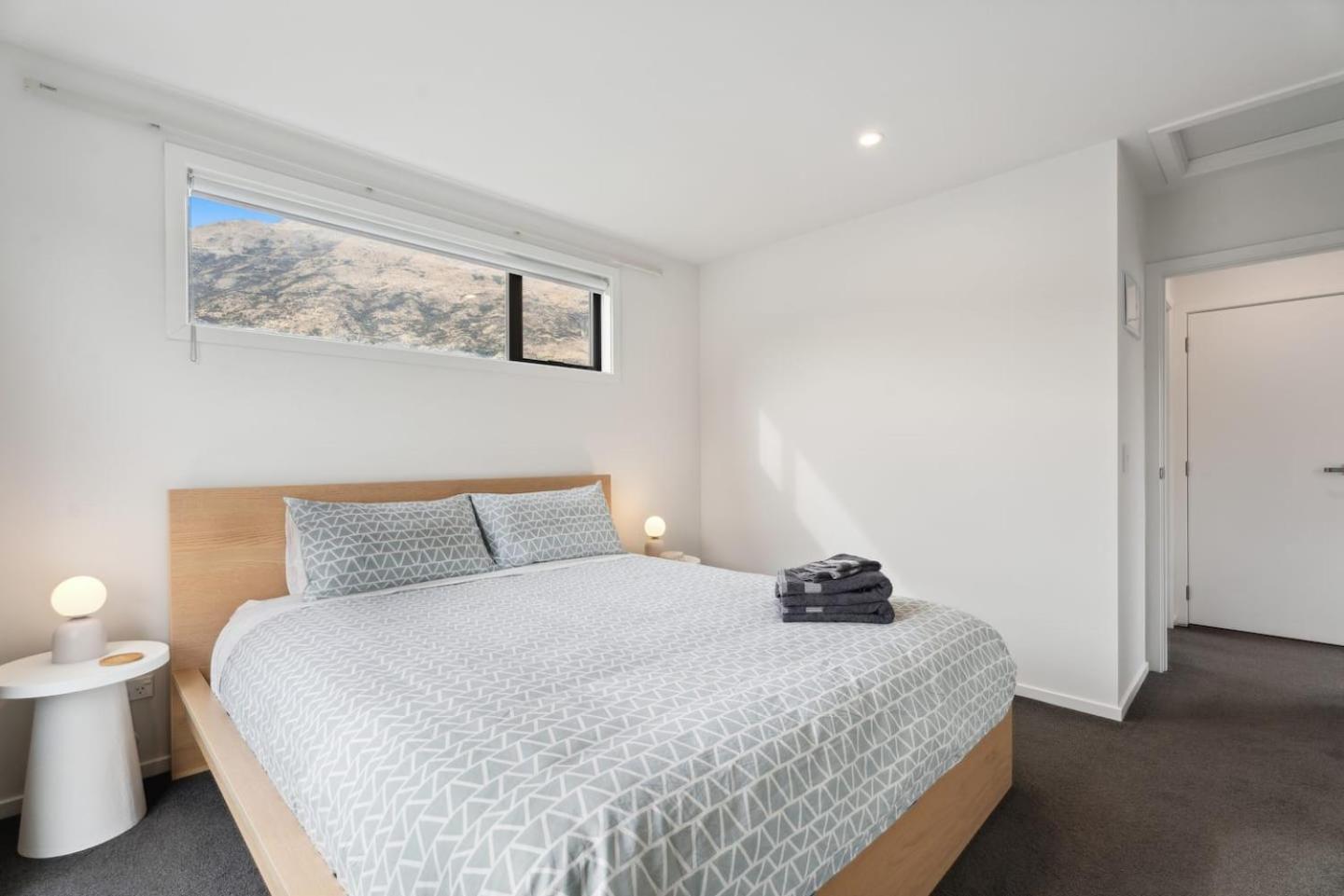 Modern Apartment With Coronet & Remarkables Views クイーンズタウン エクステリア 写真