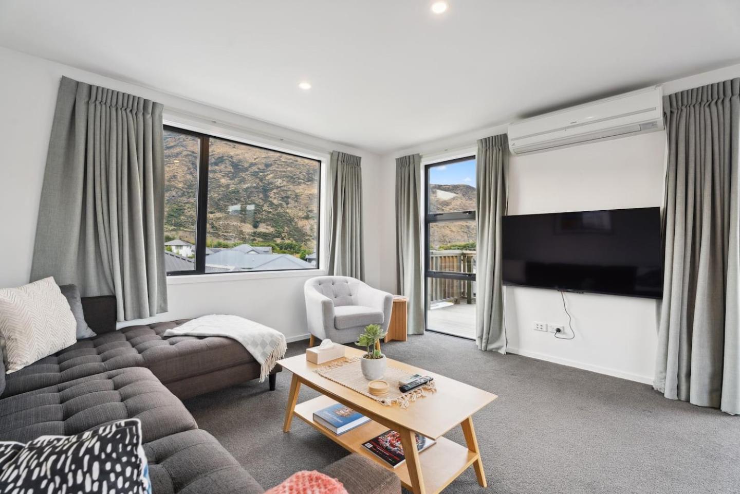 Modern Apartment With Coronet & Remarkables Views クイーンズタウン エクステリア 写真